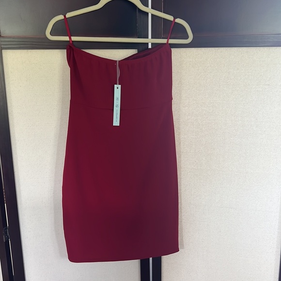 Red Dress - Picture 2 of 2